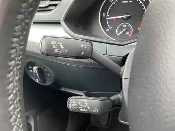 Škoda Superb 2,0 TDi EXECUTIVE / DSG / NAV - foto 26
