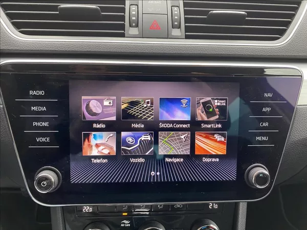 Škoda Superb 2,0 TDi EXECUTIVE / DSG / NAV - foto 28