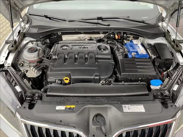 Škoda Superb 2,0 TDi EXECUTIVE / DSG / NAV - foto 35