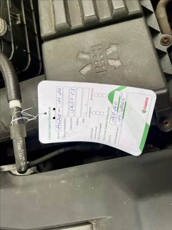 Volkswagen Touran 1,6 TDi NAVI / kamera / ALU - foto 44