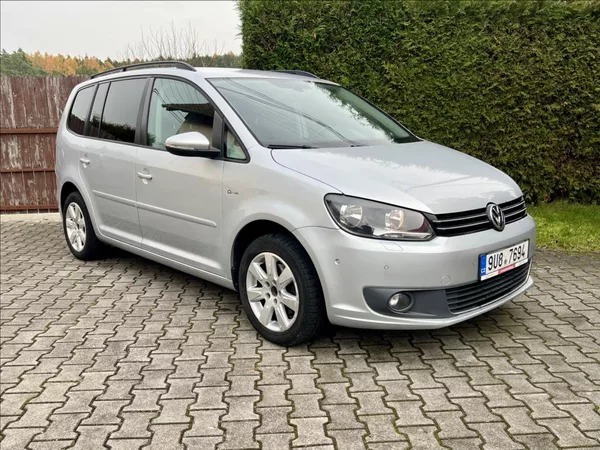 Volkswagen Touran 1,6 TDi NAVI / kamera / ALU - foto 7