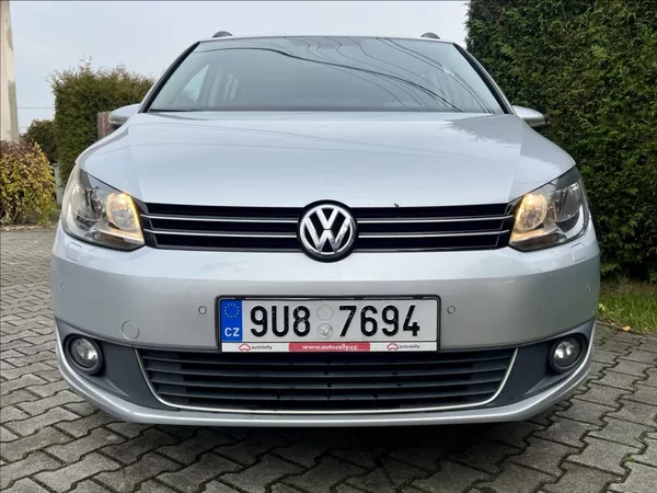 Volkswagen Touran 1,6 TDi NAVI / kamera / ALU - foto 8