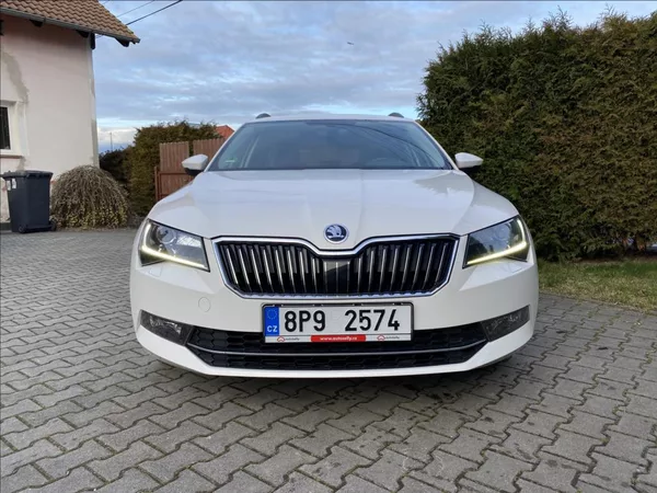 Škoda Superb 2,0 TDI Ambition / NAVI - foto 10