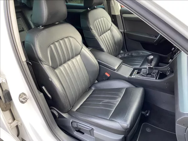 Škoda Superb 2,0 TDI Ambition / NAVI - foto 21