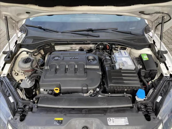 Škoda Superb 2,0 TDI Ambition / NAVI - foto 41