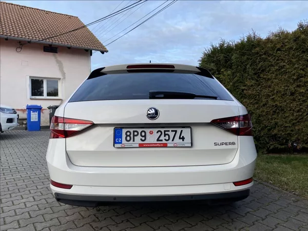 Škoda Superb 2,0 TDI Ambition / NAVI - foto 5