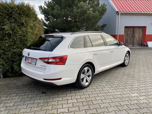 Škoda Superb 2,0 TDI Ambition / NAVI - foto 6