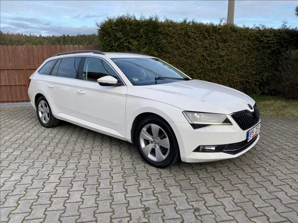 Škoda Superb 2,0 TDI Ambition / NAVI - foto 8
