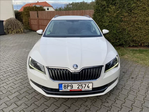 Škoda Superb 2,0 TDI Ambition / NAVI - foto 9