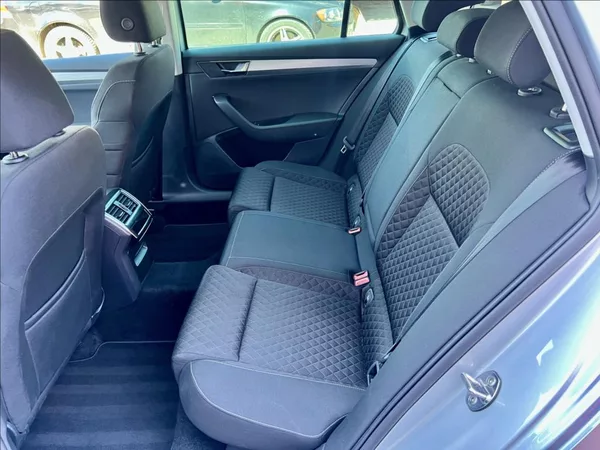 Škoda Superb 2,0 TDI DSG VIRTUAL ACC ZÁRUKA - foto 12