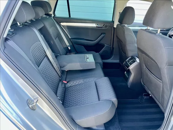 Škoda Superb 2,0 TDI DSG VIRTUAL ACC ZÁRUKA - foto 16