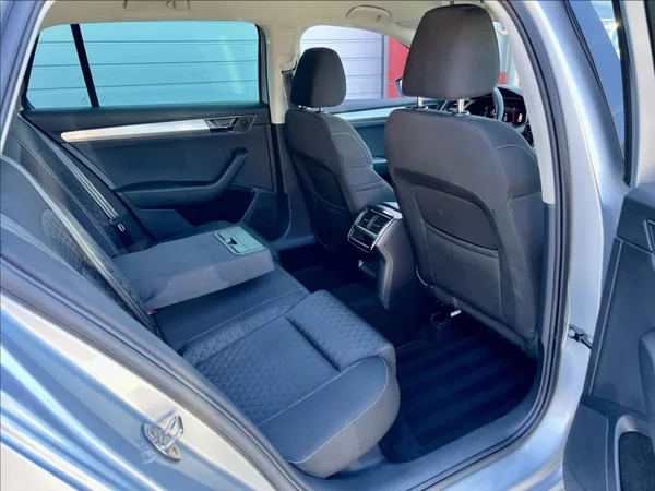 Škoda Superb 2,0 TDI DSG VIRTUAL ACC ZÁRUKA - foto 17