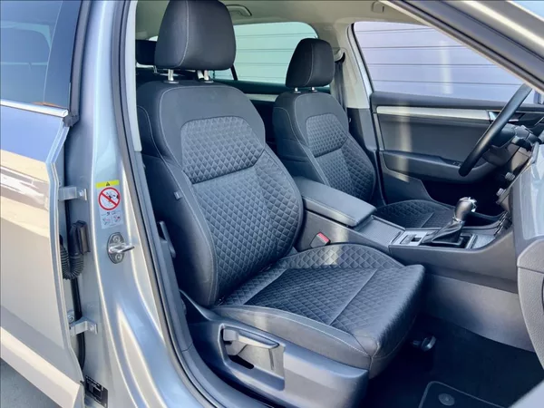 Škoda Superb 2,0 TDI DSG VIRTUAL ACC ZÁRUKA - foto 18