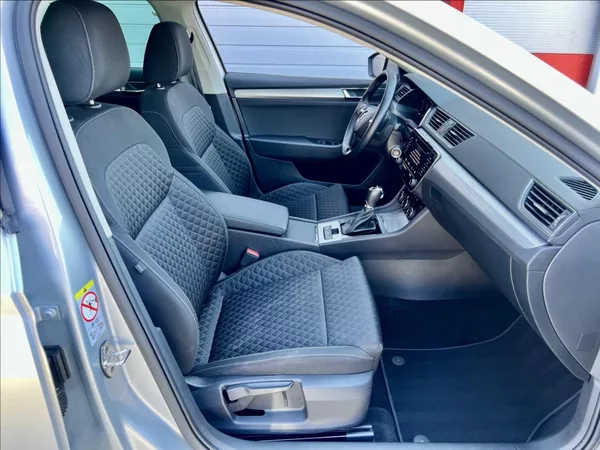 Škoda Superb 2,0 TDI DSG VIRTUAL ACC ZÁRUKA - foto 19