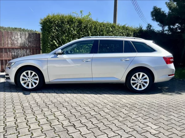 Škoda Superb 2,0 TDI DSG VIRTUAL ACC ZÁRUKA - foto 2
