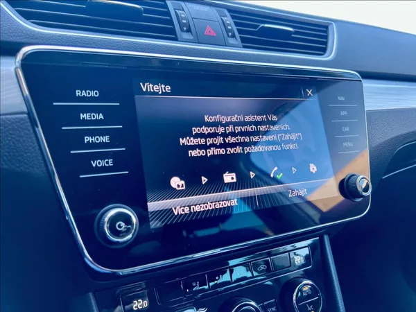 Škoda Superb 2,0 TDI DSG VIRTUAL ACC ZÁRUKA - foto 28
