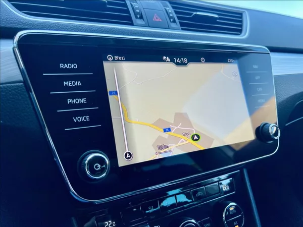 Škoda Superb 2,0 TDI DSG VIRTUAL ACC ZÁRUKA - foto 32