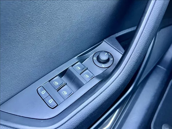 Škoda Superb 2,0 TDI DSG VIRTUAL ACC ZÁRUKA - foto 43