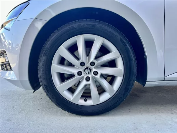 Škoda Superb 2,0 TDI DSG VIRTUAL ACC ZÁRUKA - foto 46