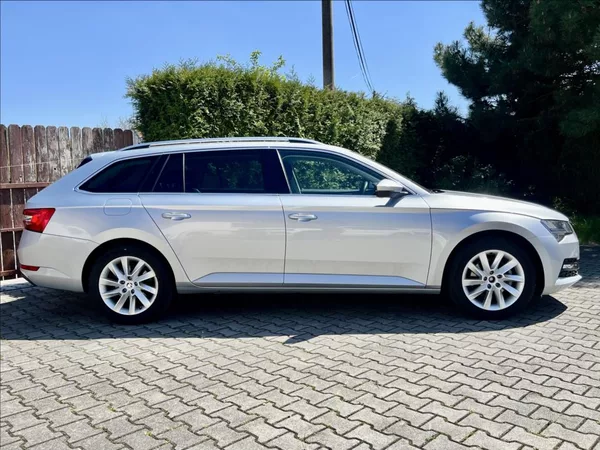Škoda Superb 2,0 TDI DSG VIRTUAL ACC ZÁRUKA - foto 6