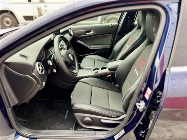 Mercedes-Benz Třídy A 180 d Sport automat - foto 11