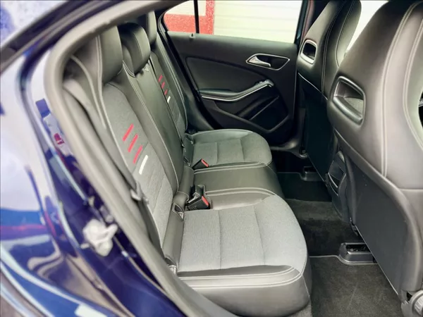 Mercedes-Benz Třídy A 180 d Sport automat - foto 17