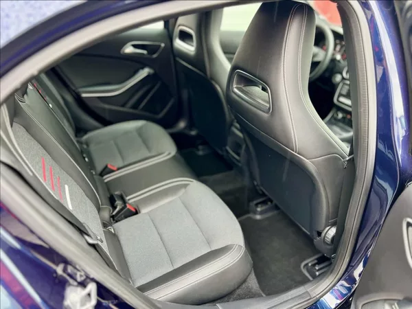 Mercedes-Benz Třídy A 180 d Sport automat - foto 18