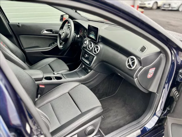 Mercedes-Benz Třídy A 180 d Sport automat - foto 21
