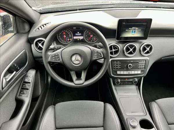 Mercedes-Benz Třídy A 180 d Sport automat - foto 22