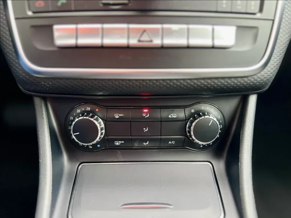 Mercedes-Benz Třídy A 180 d Sport automat - foto 35