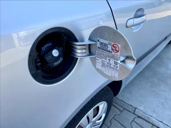 Škoda Fabia 1,6 TDI CR 55kW Active Combi - foto 38