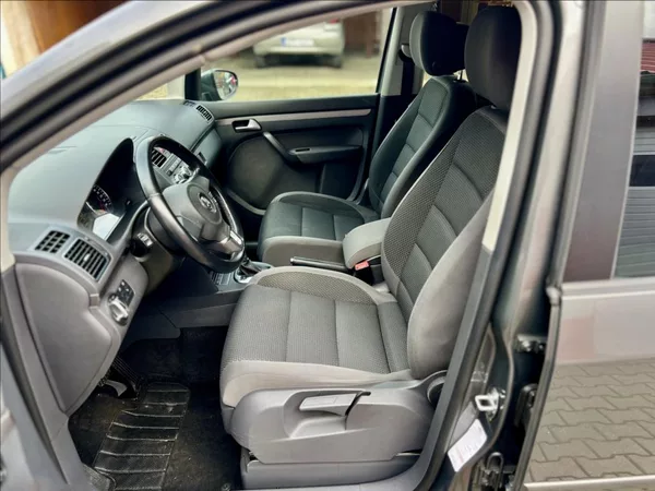 Volkswagen Touran 1,6 TDi / KLIMA / 7MÍST / DSG - foto 10