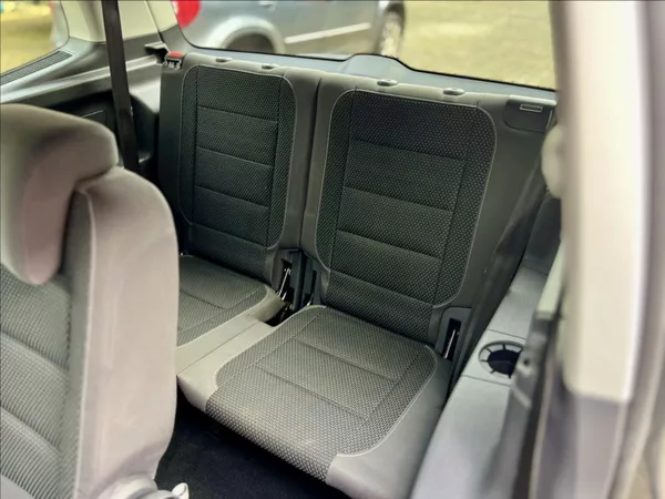 Volkswagen Touran 1,6 TDi / KLIMA / 7MÍST / DSG - foto 14