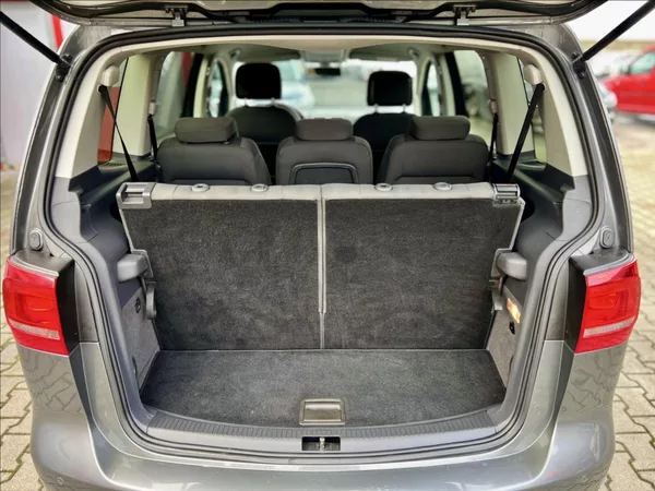 Volkswagen Touran 1,6 TDi / KLIMA / 7MÍST / DSG - foto 15