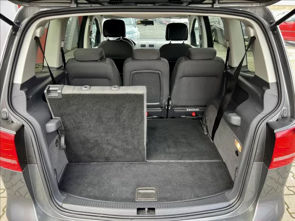 Volkswagen Touran 1,6 TDi / KLIMA / 7MÍST / DSG - foto 16