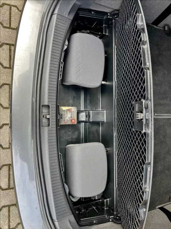 Volkswagen Touran 1,6 TDi / KLIMA / 7MÍST / DSG - foto 18