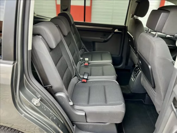 Volkswagen Touran 1,6 TDi / KLIMA / 7MÍST / DSG - foto 19