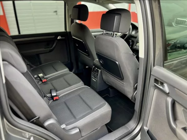 Volkswagen Touran 1,6 TDi / KLIMA / 7MÍST / DSG - foto 20