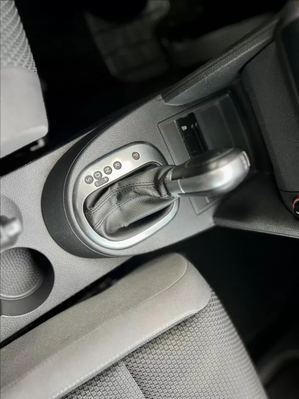 Volkswagen Touran 1,6 TDi / KLIMA / 7MÍST / DSG - foto 34