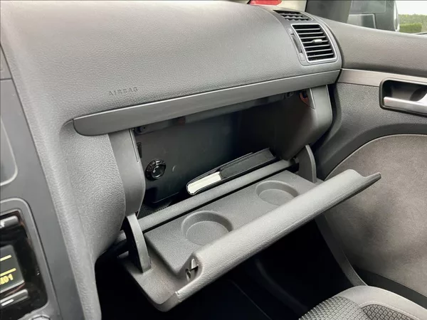 Volkswagen Touran 1,6 TDi / KLIMA / 7MÍST / DSG - foto 35