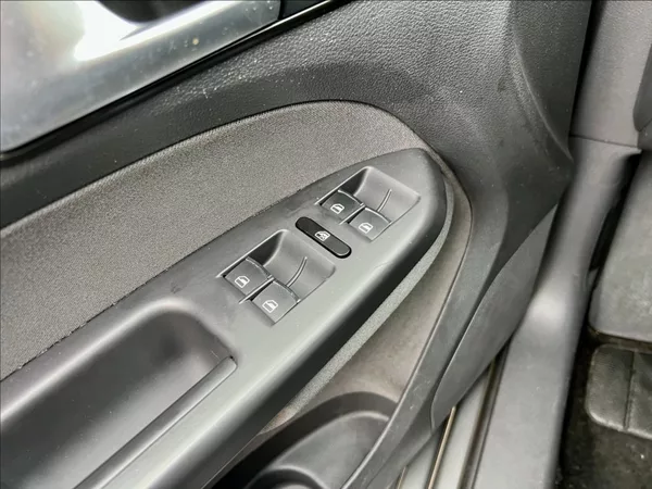 Volkswagen Touran 1,6 TDi / KLIMA / 7MÍST / DSG - foto 38