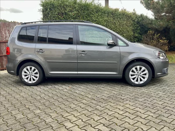 Volkswagen Touran 1,6 TDi / KLIMA / 7MÍST / DSG - foto 6