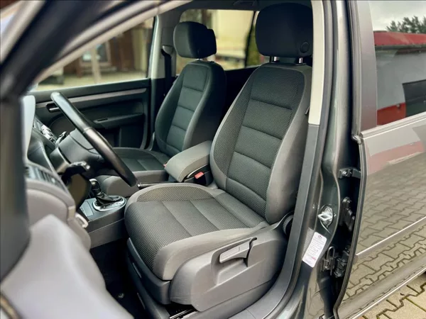 Volkswagen Touran 1,6 TDi / KLIMA / 7MÍST / DSG - foto 9