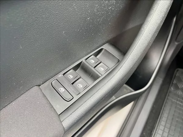 Škoda Fabia 1,0 STYLE / LED / KLIMA / ČR - foto 37