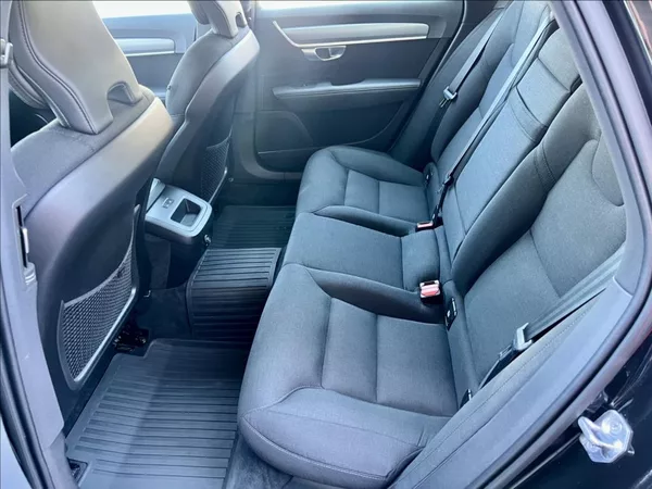 Volvo V90 2,0 T4 Drive-E R-Design Auto - foto 13