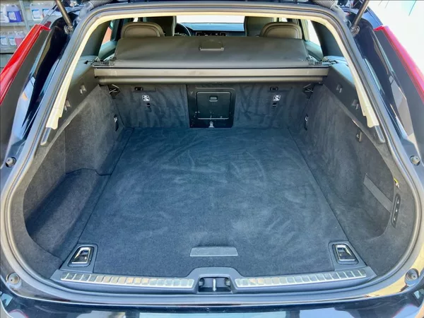 Volvo V90 2,0 T4 Drive-E R-Design Auto - foto 15