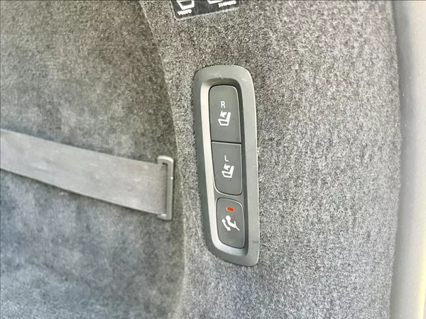 Volvo V90 2,0 T4 Drive-E R-Design Auto - foto 17