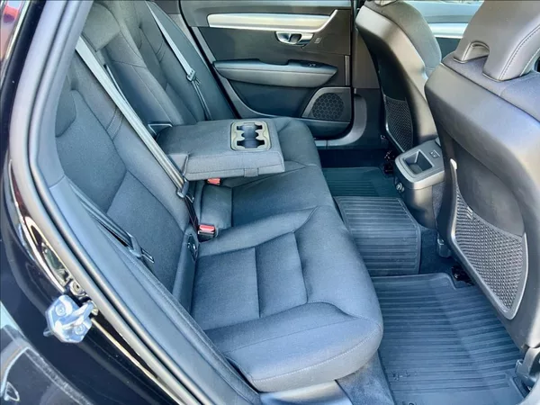 Volvo V90 2,0 T4 Drive-E R-Design Auto - foto 18