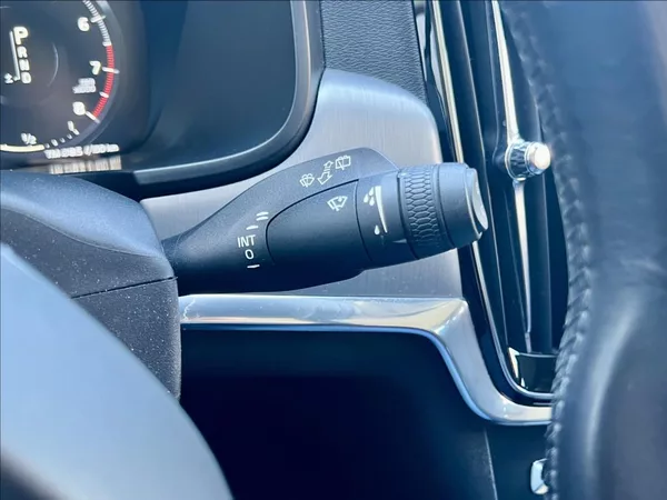 Volvo V90 2,0 T4 Drive-E R-Design Auto - foto 26
