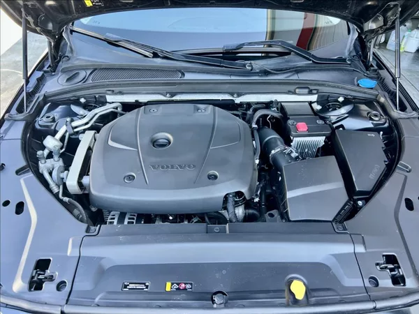 Volvo V90 2,0 T4 Drive-E R-Design Auto - foto 46